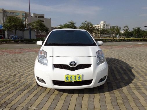 正2012 TOYOTA YARIS  照片3