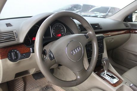 Audi 奧迪 A4 2.0 照片3