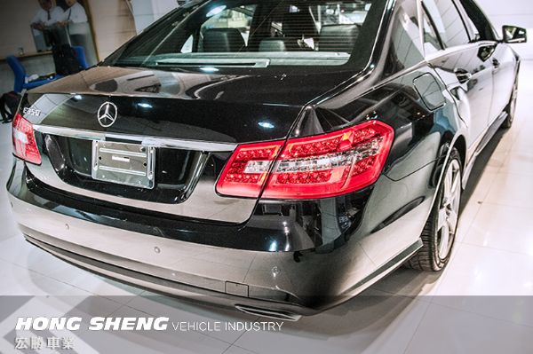 Benz E350 2010黑【宏勝車業 照片4