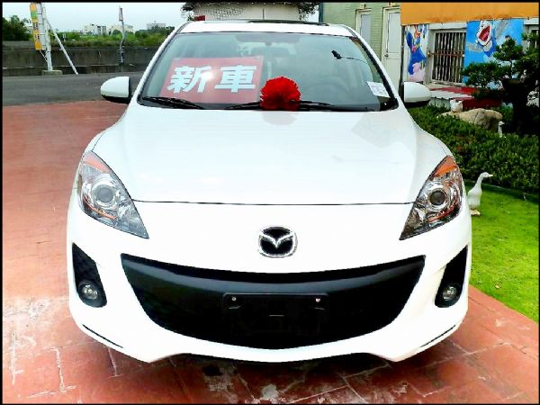 全新沒開過MAZDA3黑V.S白 照片7