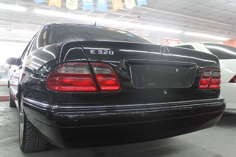 Benz 賓士 E-Class E320 照片10