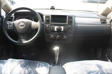 Nissan 日產 Tiida 照片2