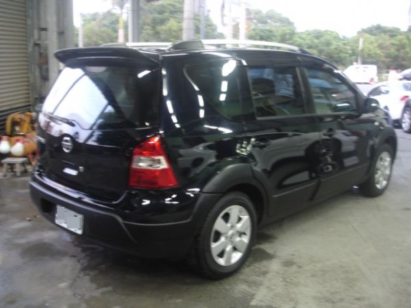 2010年 LIVINA 1.6 黑 照片5