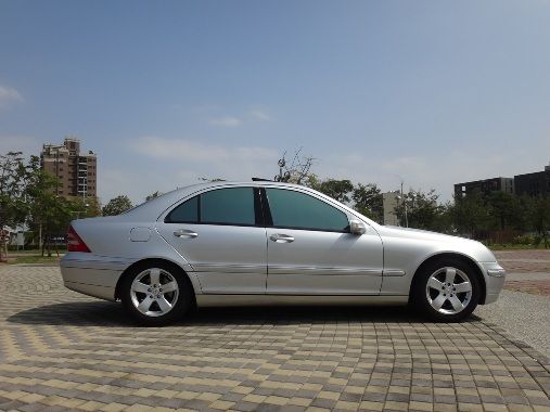 2002 BENZ C320 6安 照片2