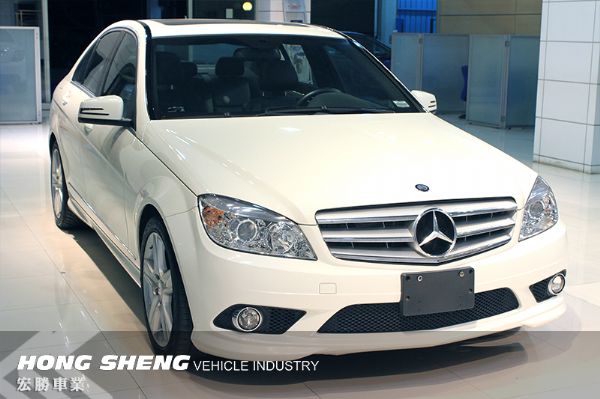 【宏勝車業】2010年白色 Benz C 照片3