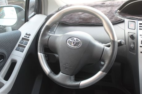 2009 Toyota豐田 Yaris  照片3