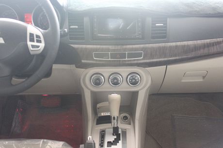 Mitsubishi 三菱 Fortis 照片4