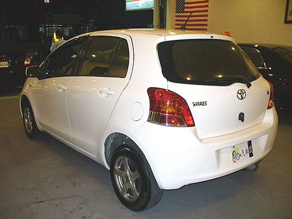 11年 Toyota/豐田 YARIS 照片3