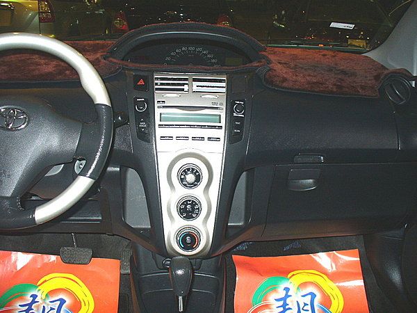 11年 Toyota/豐田 YARIS 照片10