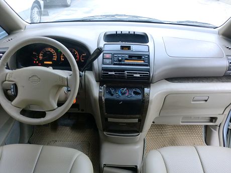 Nissan 日產 Serena QRV 照片2