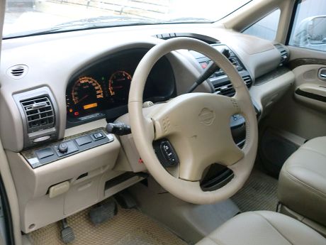 Nissan 日產 Serena QRV 照片3