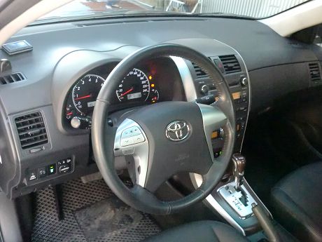 Toyota 豐田 Altis 照片3