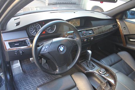 BMW 寶馬 5系列 530  照片3