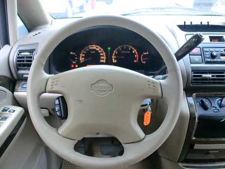 Nissan 日產 Serena QRV 照片6