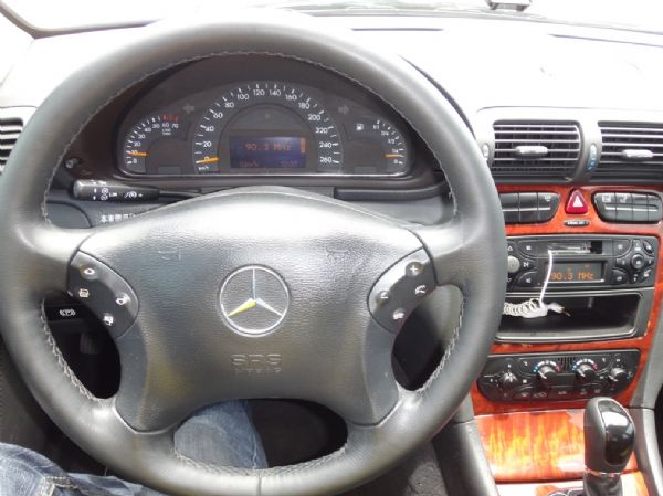 《永立汽車》2004 BENZ C200 照片8