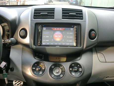 Toyota豐田 RAV4 照片7