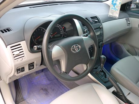 Toyota豐田 Altis 照片3