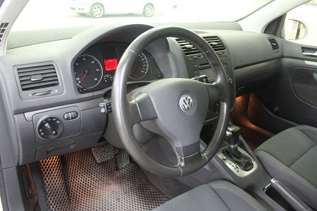 VW 福斯 Golf TDi 【柴油】 照片3