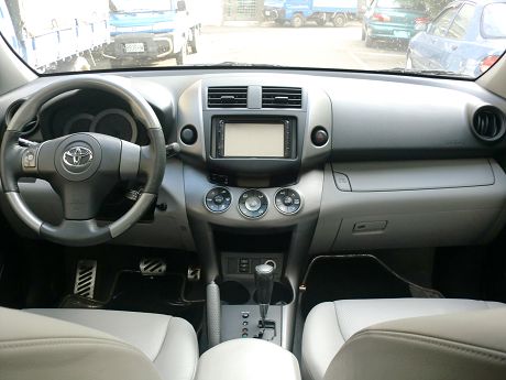 Toyota豐田 RAV4  照片2