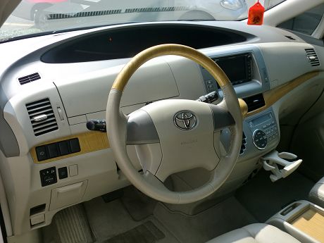 Toyota豐田 Previa  照片3