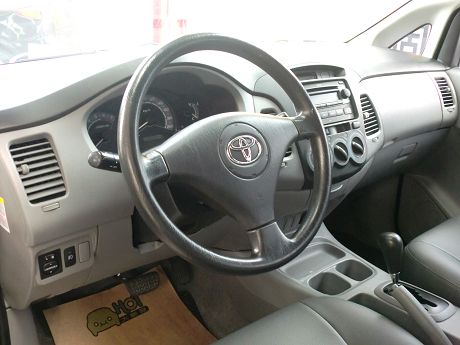 Toyota豐田 Innova  照片3