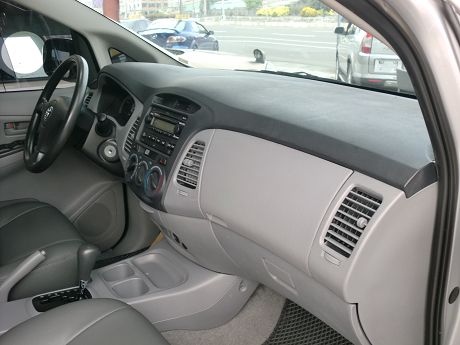 Toyota豐田 Innova 照片4