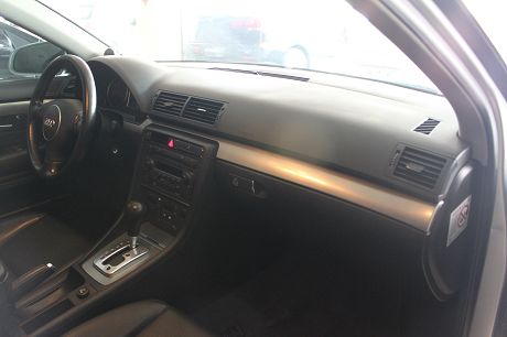 Audi 奧迪 A4 1.8T Avan 照片5