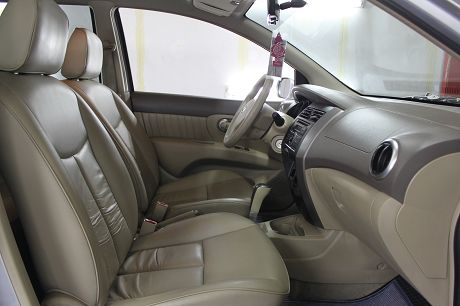 Nissan 日產 Livina 照片4