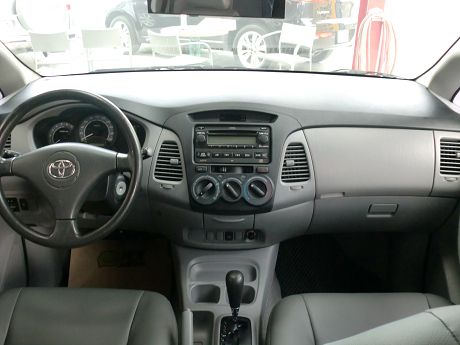 Toyota豐田 Innova  照片2