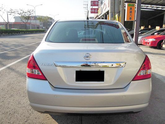 【高鐵汽車】2009 日產TIIDA 銀 照片8