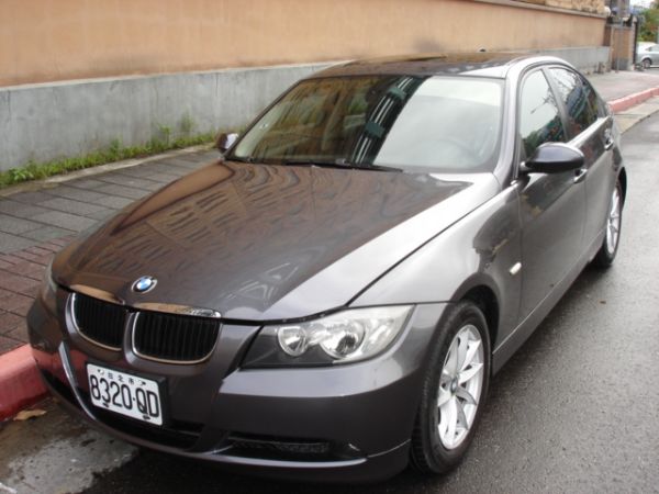 BMW  320i  照片1