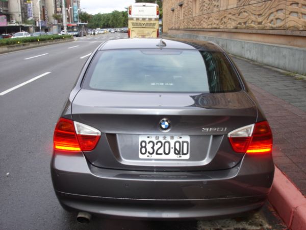 BMW  320i  照片4