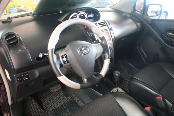 Toyota 豐田 Yaris G版 照片4