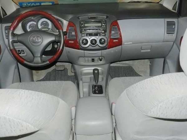 Toyota 豐田 Innova 照片3