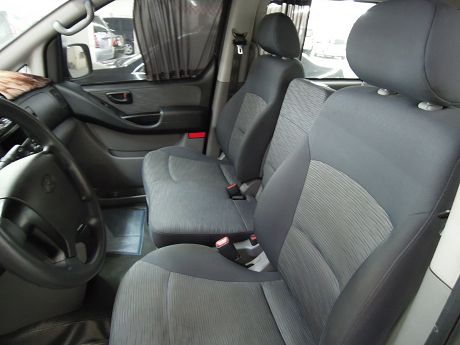 2010年 現代 Starex 照片3