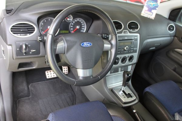 Ford福特 Focus 5D 2.0  照片3