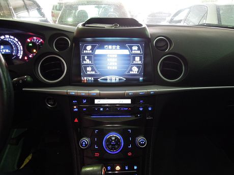 2011 納智捷 7 SUV 2.2 銀 照片4