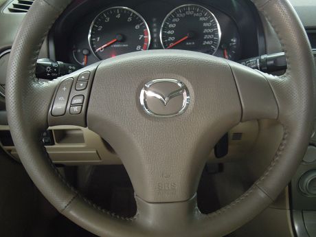 2004年Mazda馬自達6 照片6