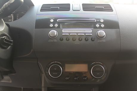 2007年Suzuki鈴木Swift 照片6
