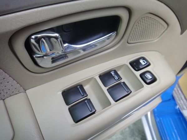 SUM 聯泰汽車2009 QR V 照片6