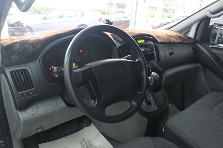 Hyundai 現代 Starex  照片3