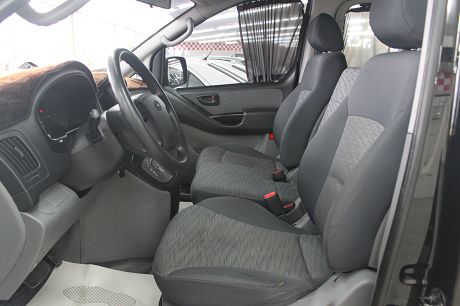 Hyundai 現代 Starex  照片5