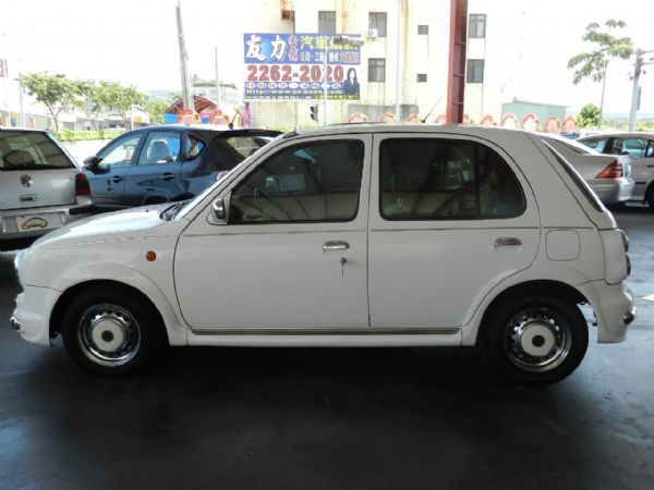 2001 Nissan  Verita 照片7