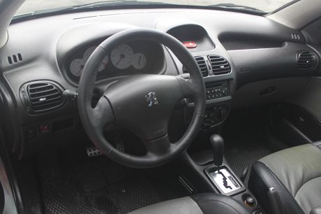 Peugeot 寶獅 206 CC 照片4