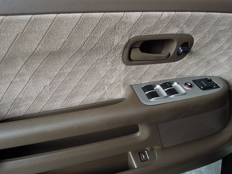 2004年Honda 本田 CR-V 照片7