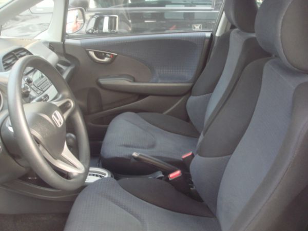 巨大汽車save認證車 FIT黑色系 照片3