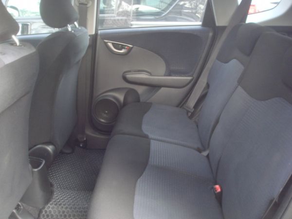 巨大汽車save認證車 FIT黑色系 照片4