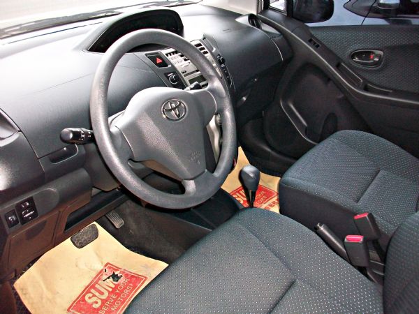 2011年TOYOTA YARIS  照片6