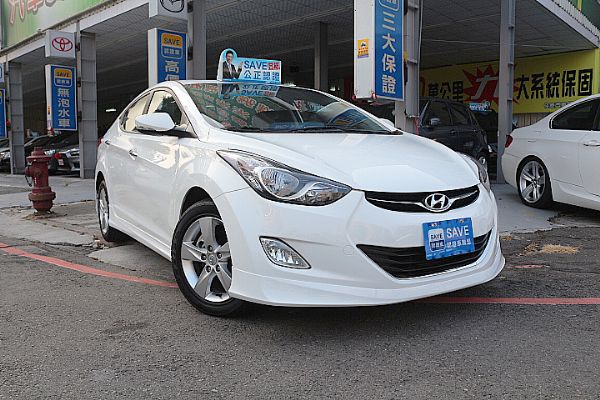 2013年 現代 ELANTRA 1.8 照片2