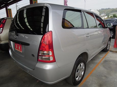 2009年Toyota豐田 Innova 照片10